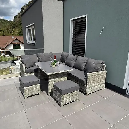 Am Teufelsloch Mit 2 Schlafzimmern Und 2 Schlafcouchen A 1,4m Altenahr